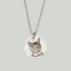 Custom pet portrait necklace featuring engraved dog or cat photo – Personalized pet jewelry gift in silver and gold
