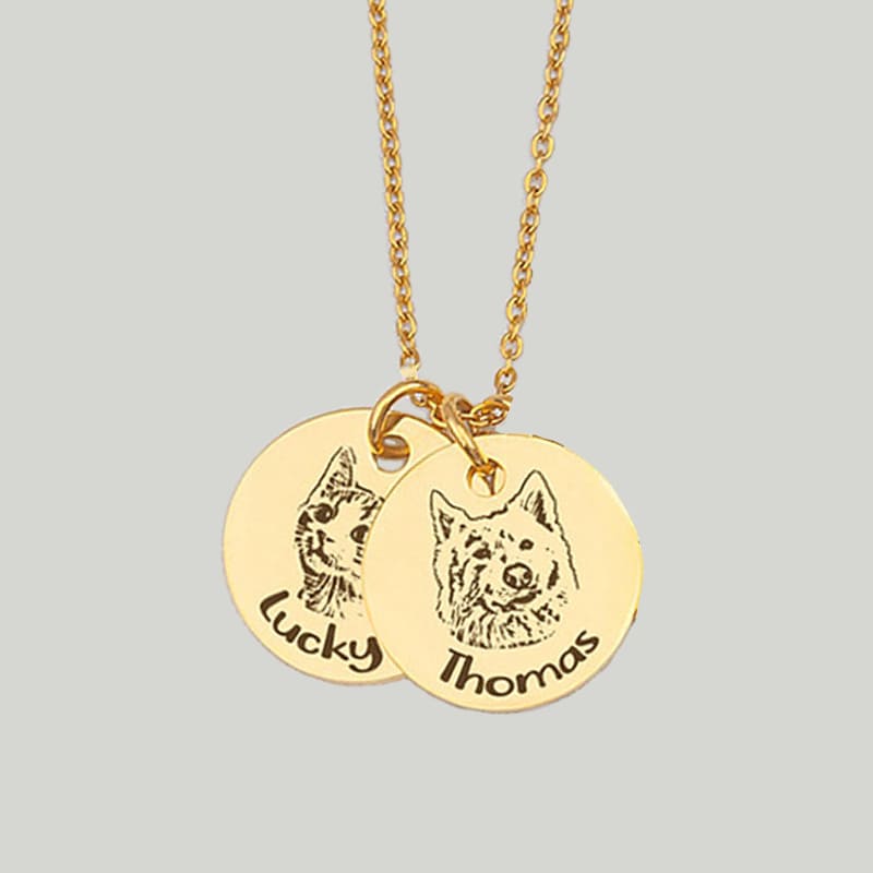 Custom pet portrait necklace featuring engraved dog or cat photo – Personalized pet jewelry gift in silver and gold